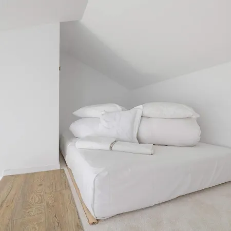 Apartment Beautiful With Air Conditioning For 2 Guests By Renters Krakow