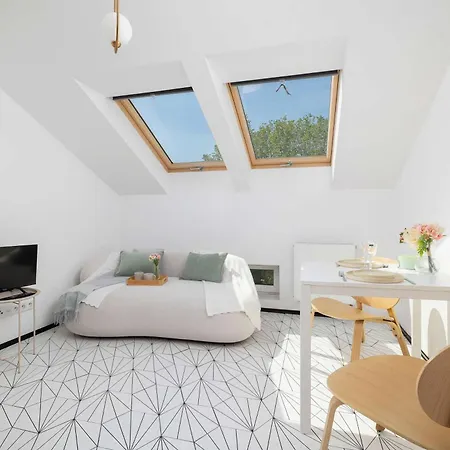 Beautiful With Air Conditioning For 2 Guests By Renters *