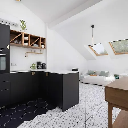 Beautiful With Air Conditioning For 2 Guests By Renters Apartment
