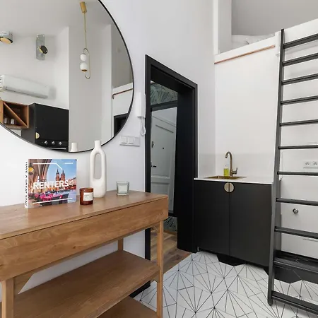 Apartment Beautiful With Air Conditioning For 2 Guests By Renters Krakow