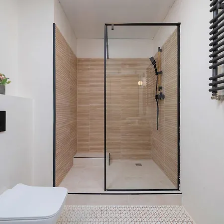 Apartment Beautiful With Air Conditioning For 2 Guests By Renters